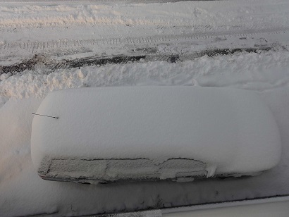 Eingeschneites Auto klein.jpg