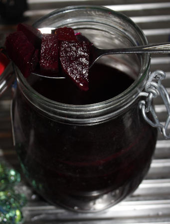 Fermentierte_Rote_Bete_nach_14_Monaten.jpg