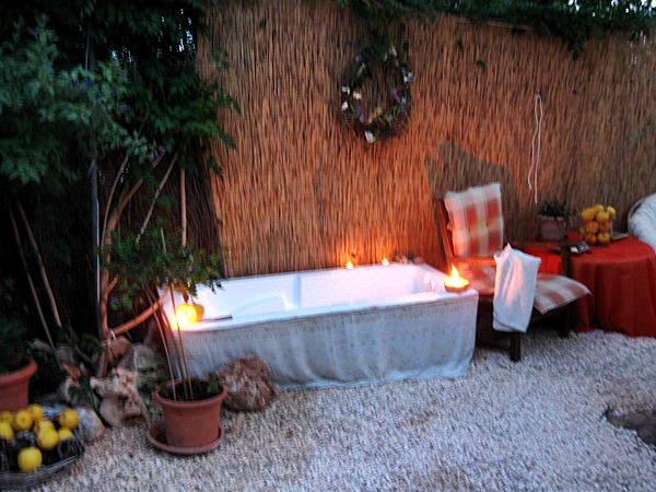 tomaten und badewanne 009.JPG