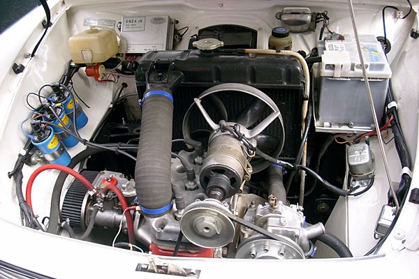Motorraum.jpg