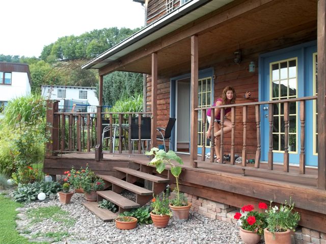 Ich liebe diese Terasse, von dort gehts auch in den Garten...