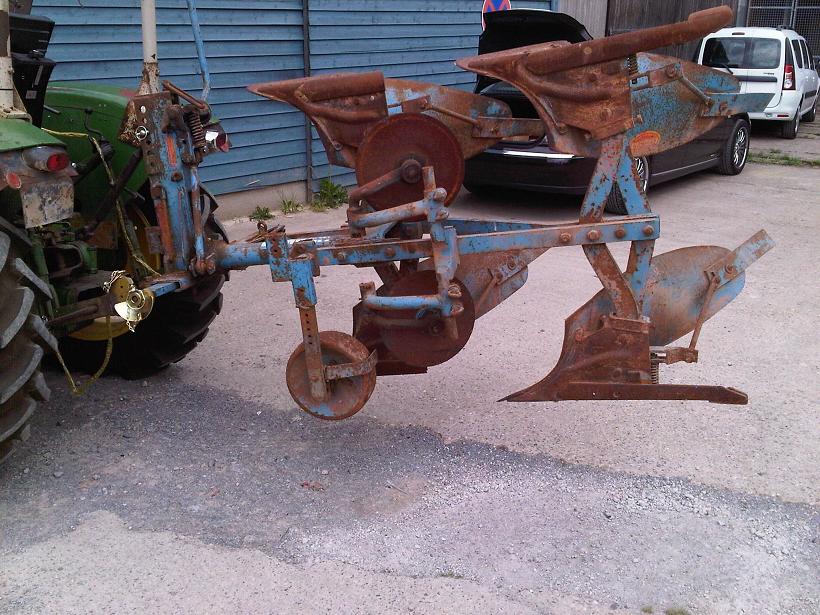 Pflug von links-verkleinert.JPG