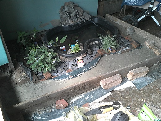 Man sieht mittlerweile keinen Schiefer mehr. Nur noch Blättchen