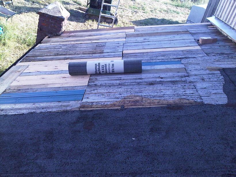 alte Dachpappe - verkleinert.JPG