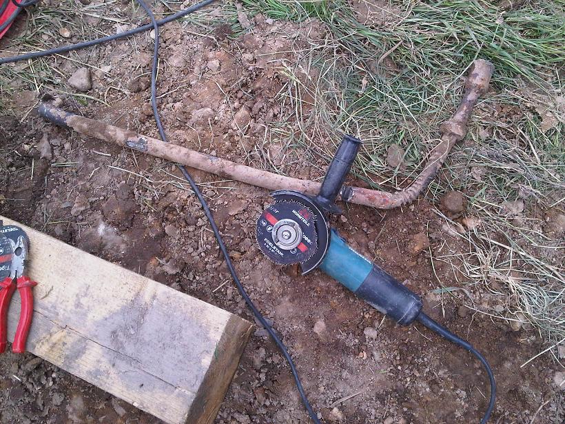 verbogenes Eisenrohr - verkleinert.JPG