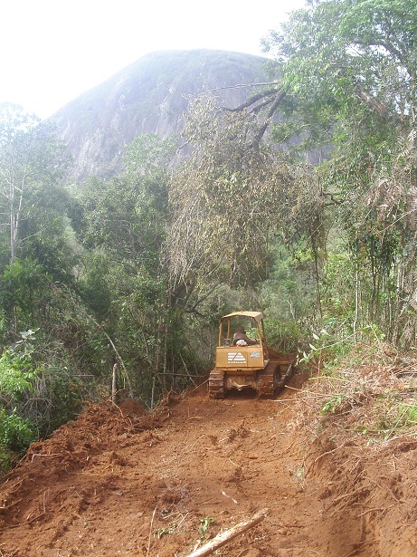 Strassenbau mit Bulldozer.jpg