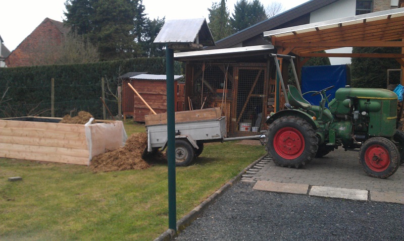 Hochbeet füllen mit schwerem Gerät ;)