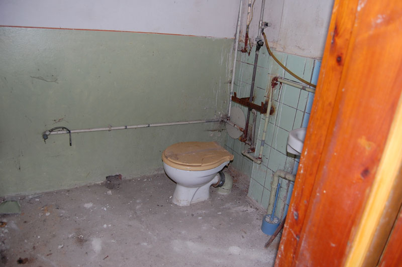 EG Toilette alt 01 klein.jpg