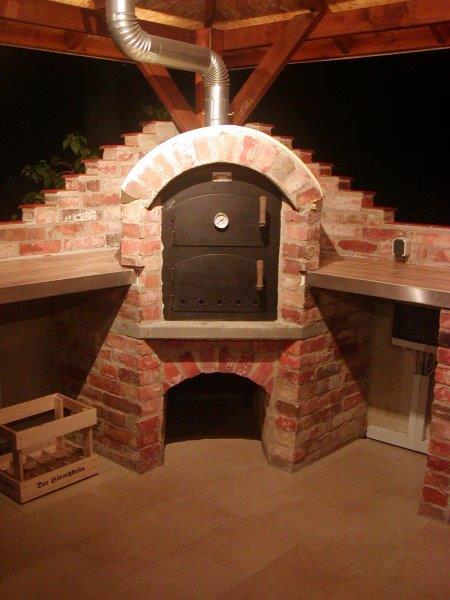 Holzbackofen.jpg