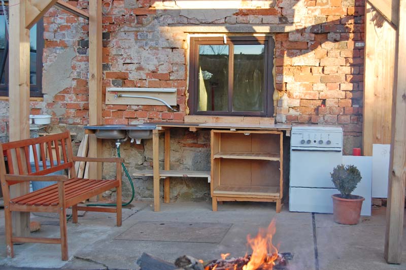 Aussenküche 2018 04 (1) kle.jpg