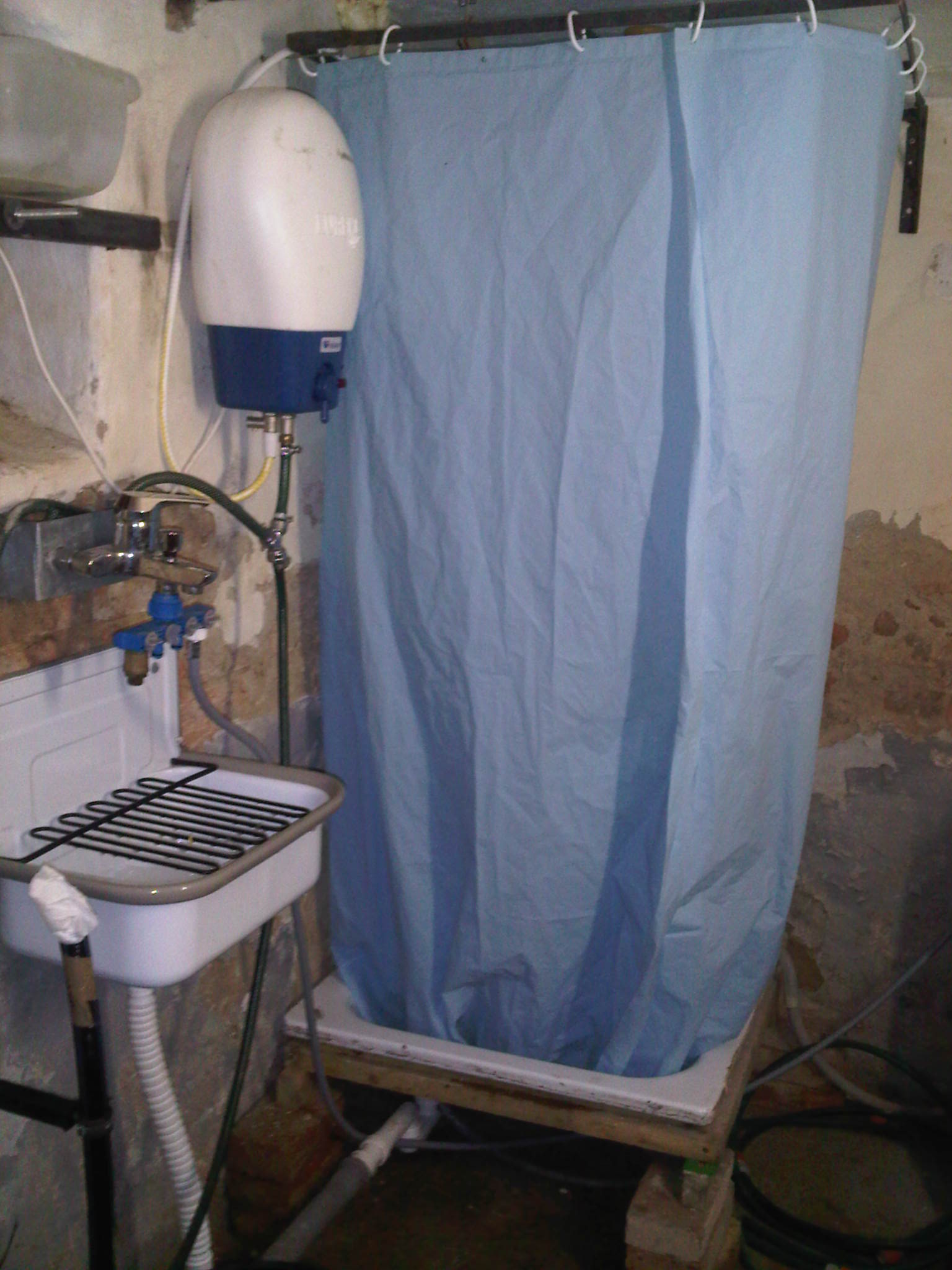 Dusche, Waschbecken.jpg