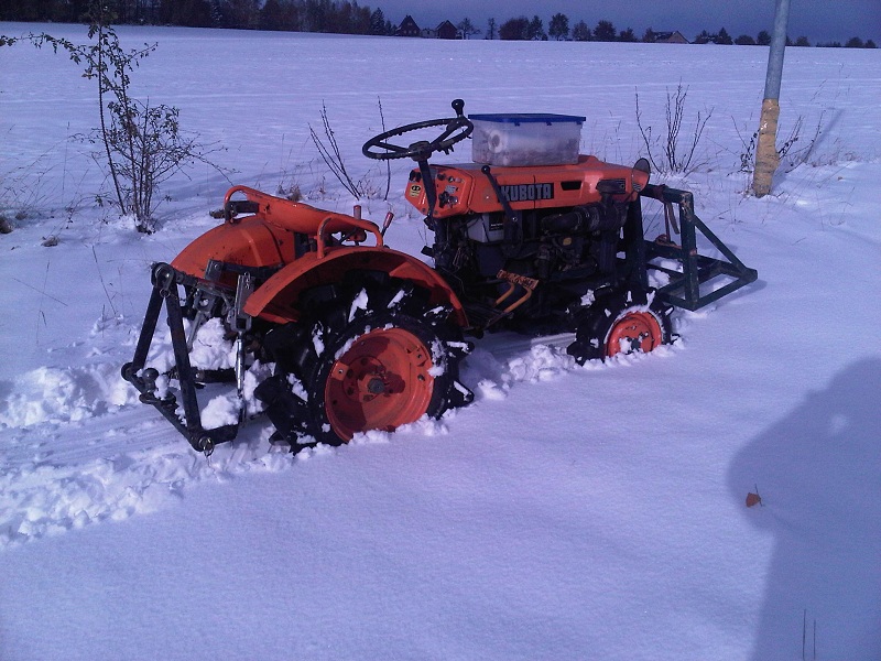 Kubota im Schnee-vk.jpg