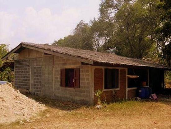 Altes unbenutztes Lagerhaus