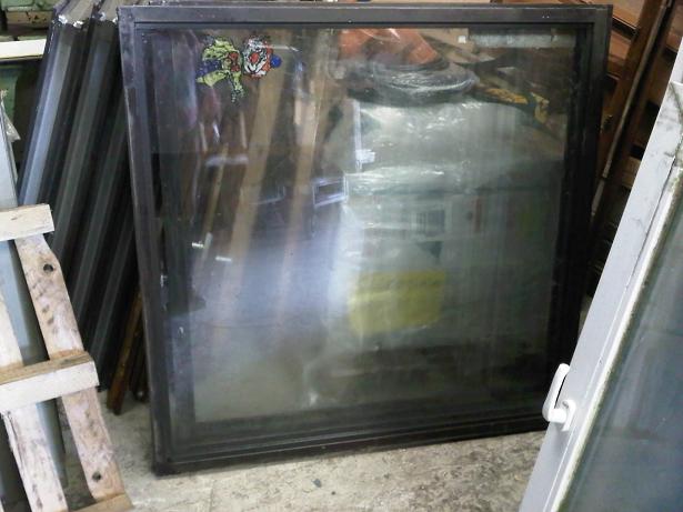 klare Fenster ohne Öffnungsmechanismus-nA.JPG